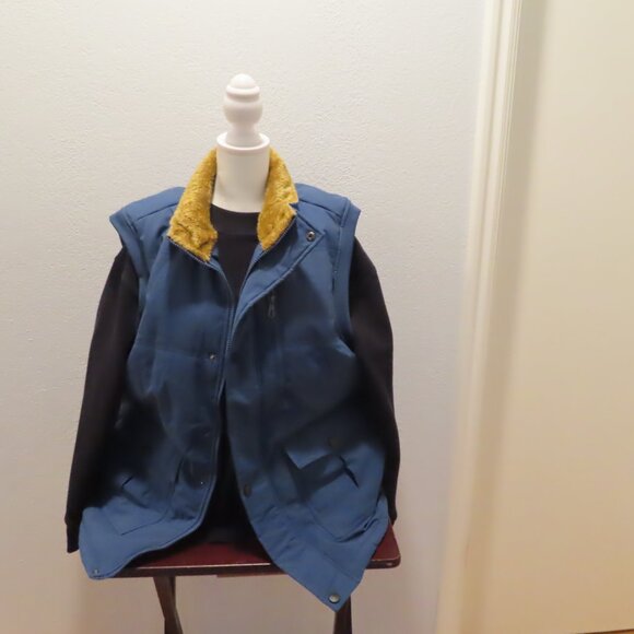 Women's LG Vest Blue with Gold Fur like lining New w Tag - Picture 1 of 9